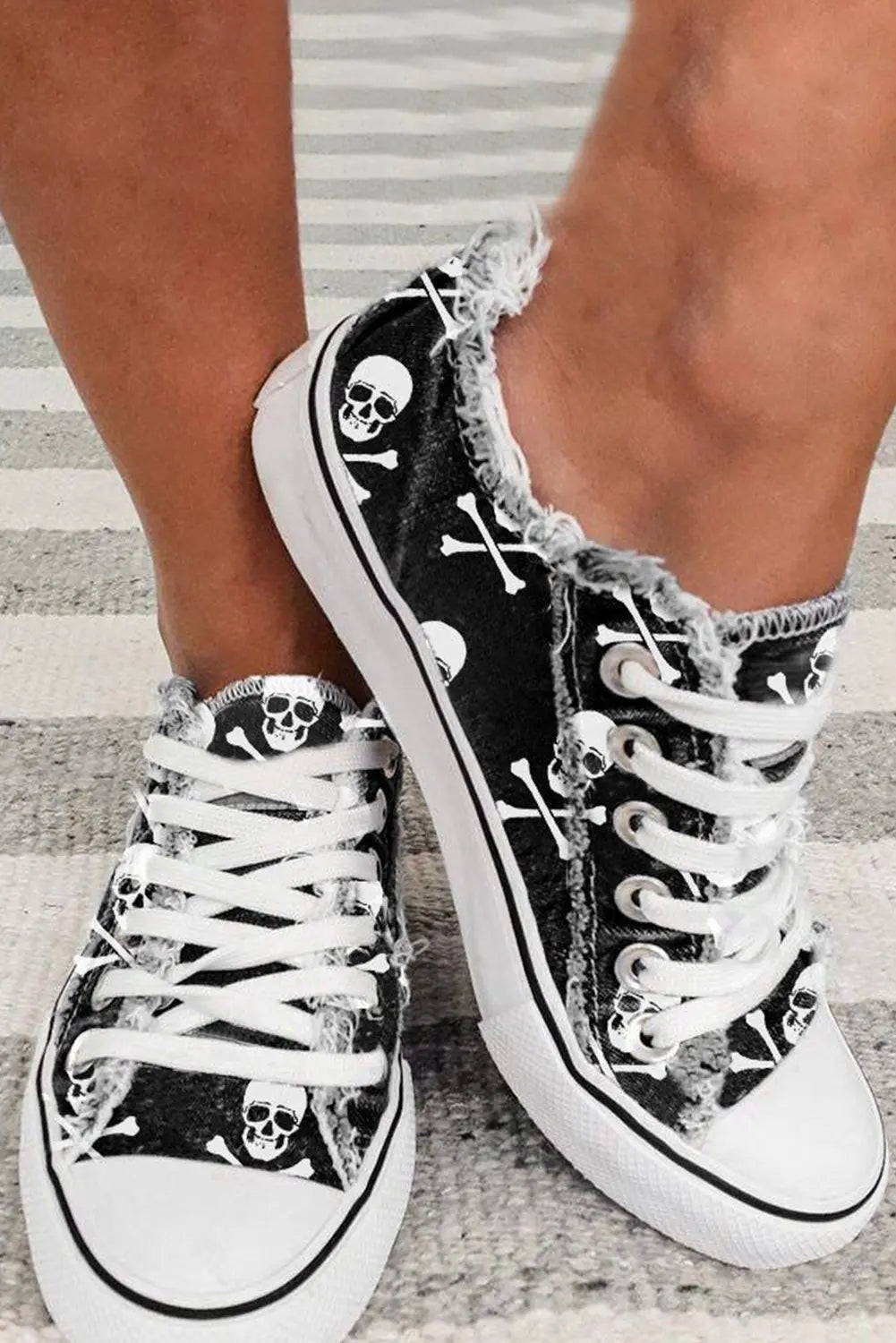 Black Skull Print Lace - up Canvas Sneakers - Urban Elegance